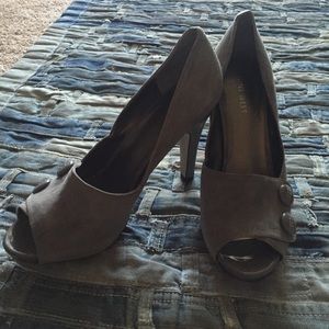 Leather Peep toe heels